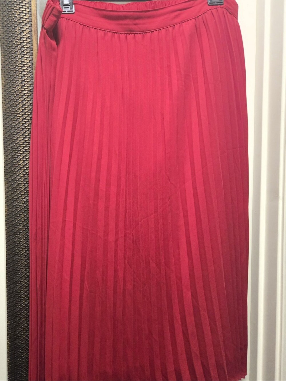 Women's Red Pleated Midi Skirt with Elastic Waist